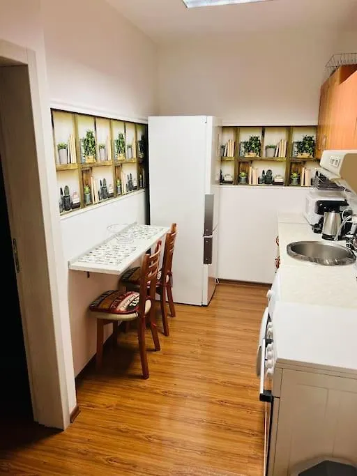 1Bd Apartment Near Lions' Bridge + Desk Sofia