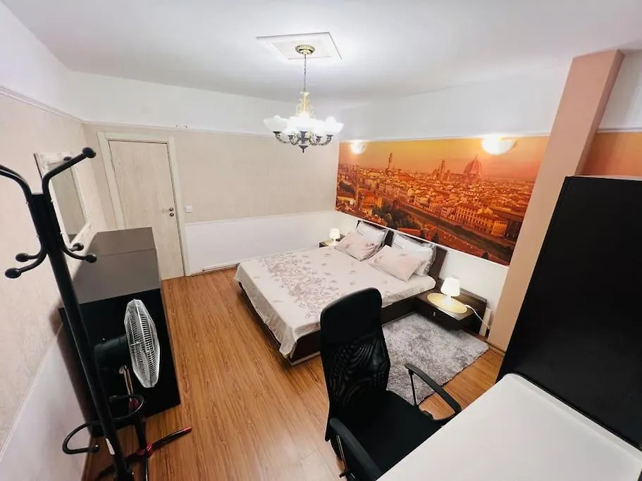 1Bd Apartment Near Lions' Bridge + Desk Sofia