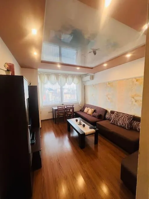 1Bd Apartment Near Lions' Bridge + Desk Sofia